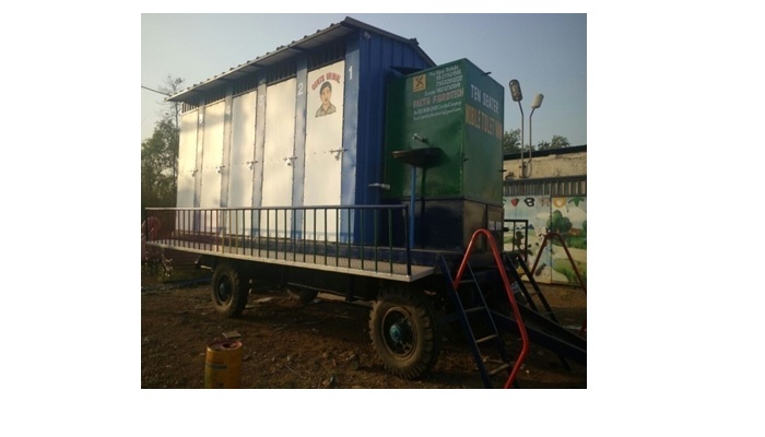 FRP 10-SEATER TOILET